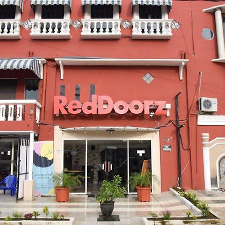 Reddoorz Near Pelabuhan Tanjung Perak 2 Surabaya Hotell Exteriör bild