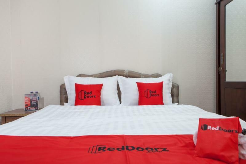 Reddoorz Near Pelabuhan Tanjung Perak 2 Surabaya Hotell Exteriör bild