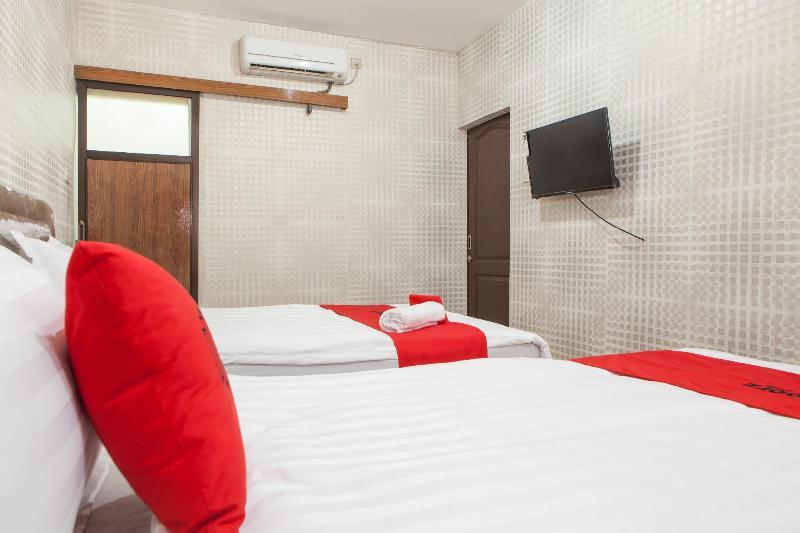 Reddoorz Near Pelabuhan Tanjung Perak 2 Surabaya Hotell Exteriör bild