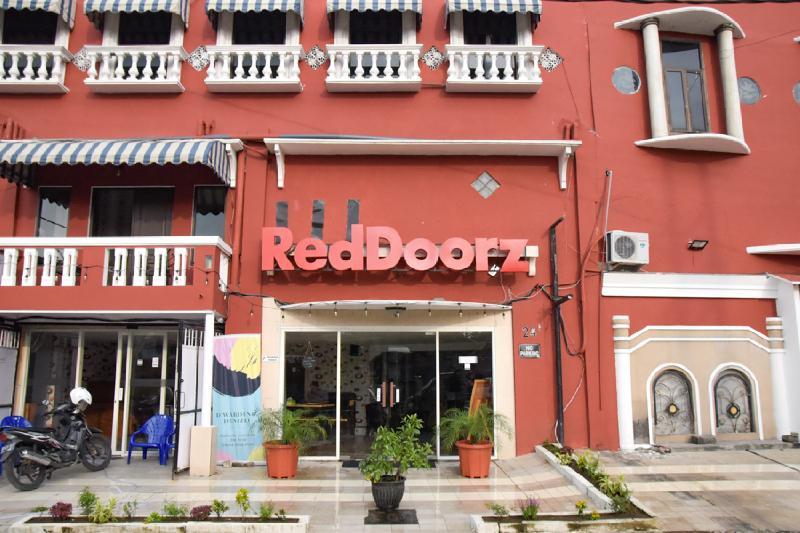 Reddoorz Near Pelabuhan Tanjung Perak 2 Surabaya Hotell Exteriör bild